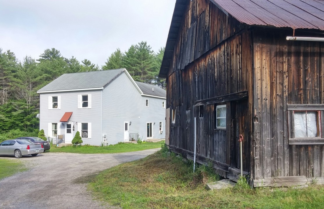 91-93 Old Richmond Rd in Swanzey, NH - Building Photo