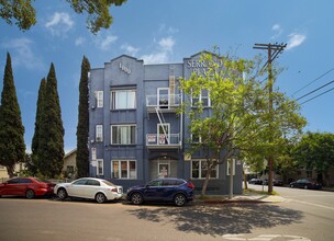 1000 N Serrano Ave in Los Angeles, CA - Foto de edificio - Building Photo