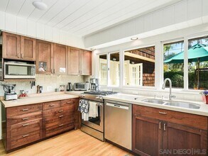341 Fern Glen in San Diego, CA - Building Photo - Building Photo