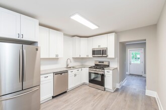 118 W Hector St in Conshohocken, PA - Building Photo - Building Photo