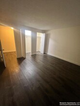 116 Dustin St, Unit 4 in Boston, MA - Foto de edificio - Building Photo