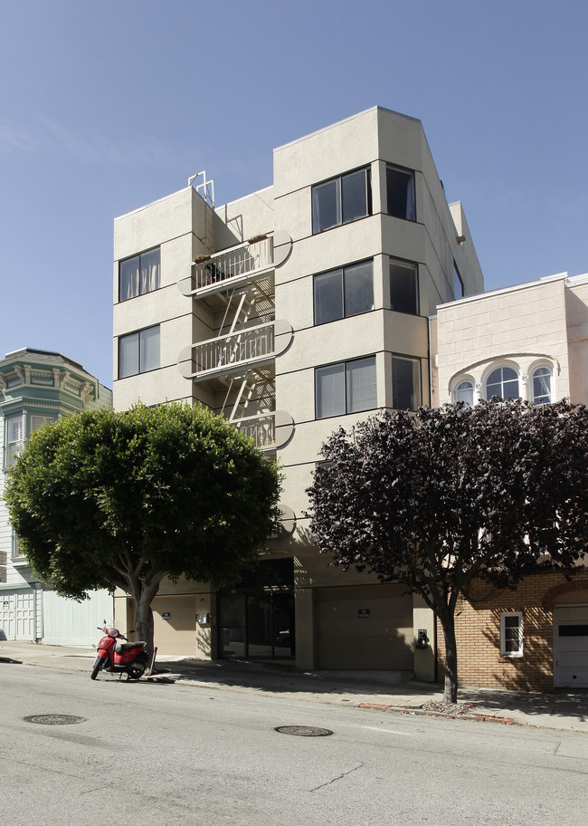 2711 Octavia St in San Francisco, CA - Building Photo - Building Photo