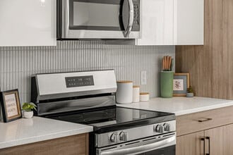 2231-2281 81 St S W in Calgary, AB - Building Photo - Building Photo