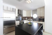 225 Collins Ave, Unit 6L in Miami Beach, FL - Building Photo - Building Photo