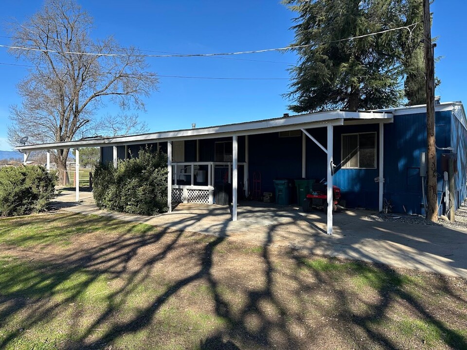 3423 West-Ho Trail in Cottonwood, CA - Building Photo