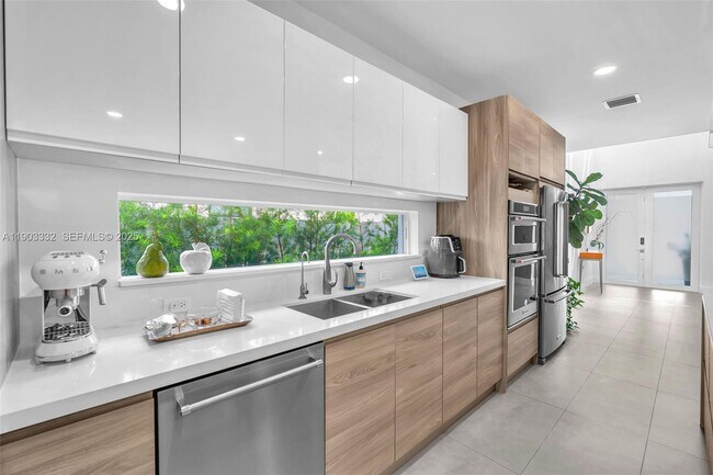 property at 3167 SW 25th St