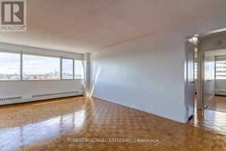 715 Don Mills Rd. in Toronto, ON - Building Photo - Building Photo