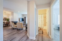 600 Grove Pky photo'