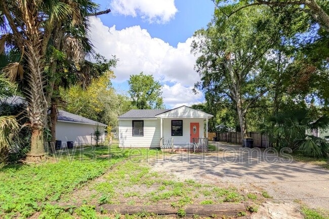 property at 3535 Rosselle St
