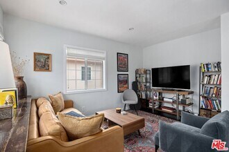 3836 Seneca Ave in Los Angeles, CA - Building Photo - Building Photo
