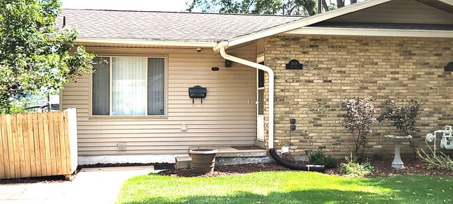 1809 Reetz Rd in Madison, WI - Foto de edificio - Building Photo