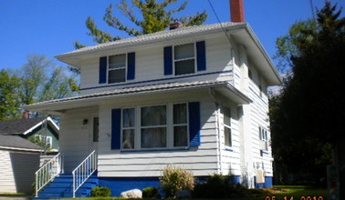 908 Court St in Saginaw, MI - Foto de edificio - Building Photo