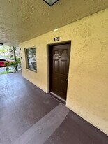 3121 NW 47th Terrace in Lauderdale Lakes, FL - Building Photo