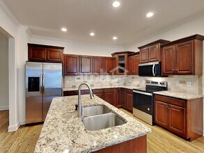 1030 Spring Creek Dr in Murfreesboro, TN - Foto de edificio - Building Photo