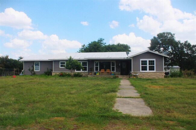 2809 TX-21 in Dale, TX - Building Photo - Building Photo