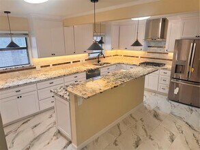 914 W Hunt St in Sherman, TX - Building Photo - Building Photo