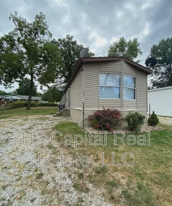 property at 1924 Page Ave