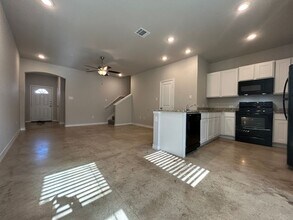 9918 Hazy Bend in San Antonio, TX - Building Photo - Building Photo