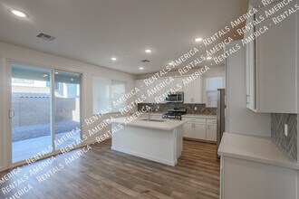 17717 W Cassia Way in Goodyear, AZ - Foto de edificio - Building Photo