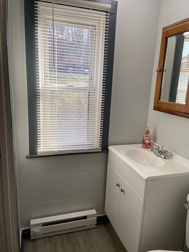 742 Pony Farm Road, Unit Apt 1 in Kittanning, PA - Building Photo - Building Photo