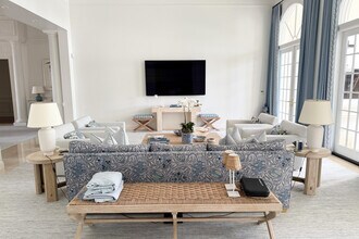 1494 N Lake Wy in Palm Beach, FL - Building Photo - Building Photo