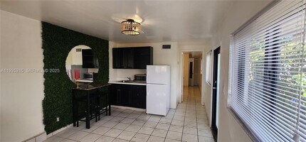 6455 SW 33rd St in Miami, FL - Building Photo - Building Photo