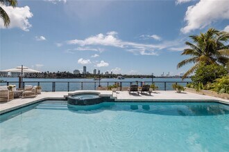 2 S Hibiscus Dr in Miami Beach, FL - Building Photo - Building Photo