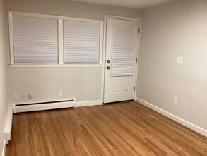 296 Lynn St, Unit #C in Peabody, MA - Building Photo - Building Photo