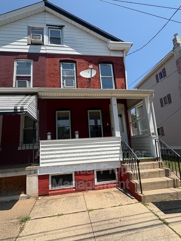 property at 32 Dresden Ave