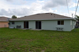3824 SE 11th Ave in Cape Coral, FL - Building Photo - Building Photo