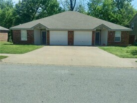 252-252 Graystone Cir in Centerton, AR - Building Photo