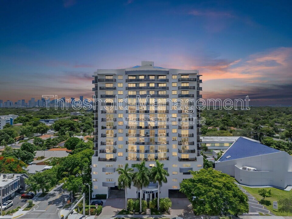 2301 SW 27th Ave in Miami, FL - Building Photo