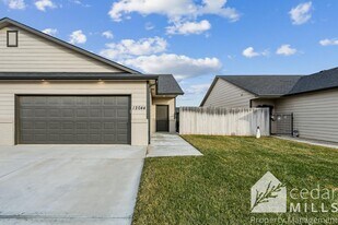 12044 W Shadow Lks St in Maize, KS - Building Photo