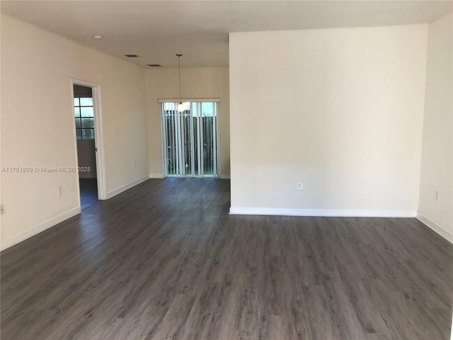 2733 NE 3rd Ct in Homestead, FL - Building Photo - Building Photo