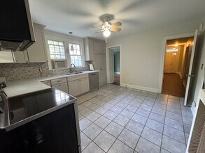 153 Black Rock Tpke in Redding, CT - Building Photo - Building Photo