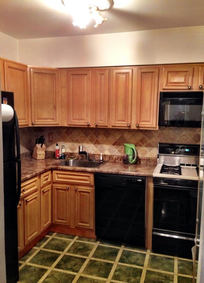 475 Elm St, Unit 1C in Kearny, NJ - Foto de edificio - Building Photo