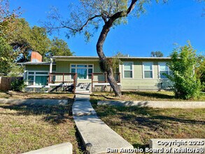 1041 Ivy Ln in San Antonio, TX - Building Photo - Building Photo