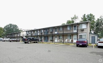 1760 St Johns Blvd in Lincoln Park, MI - Building Photo