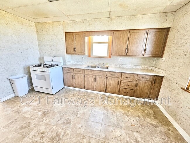 1035 Lysle Ave in McKeesport, PA - Building Photo - Building Photo