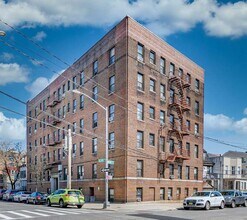 3242 Decatur Ave in Bronx, NY - Foto de edificio - Building Photo