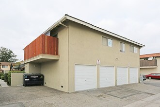 7311 La Mancha Cir in Huntington Beach, CA - Building Photo - Building Photo