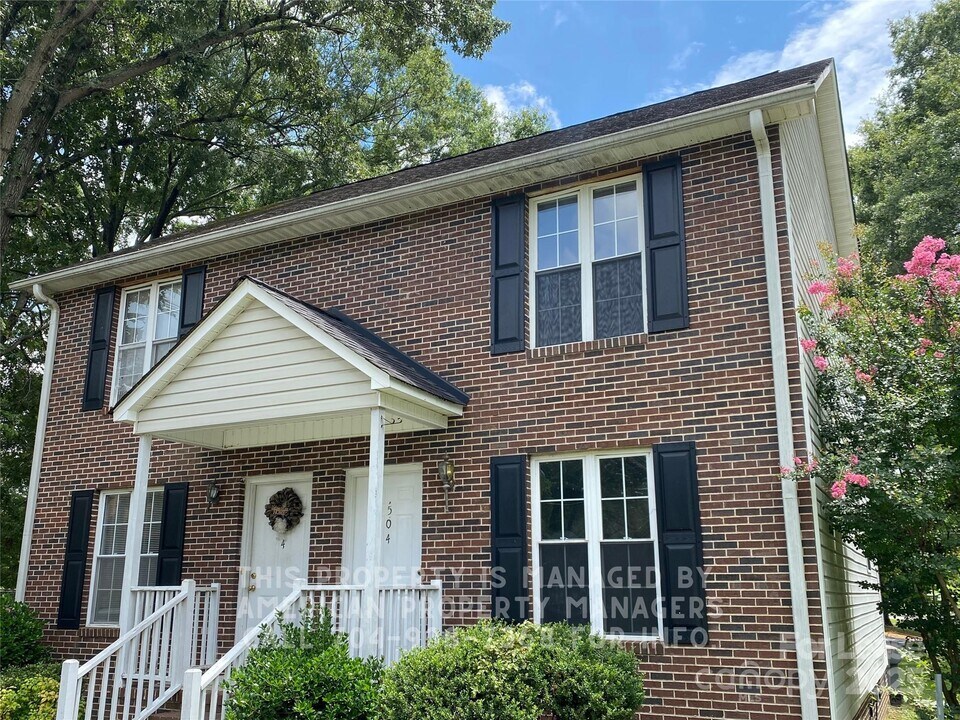 504 Peach St in Kannapolis, NC - Building Photo