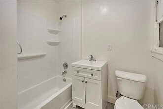 1432 Cherry Ave-Unit -A in Long Beach, CA - Building Photo - Building Photo