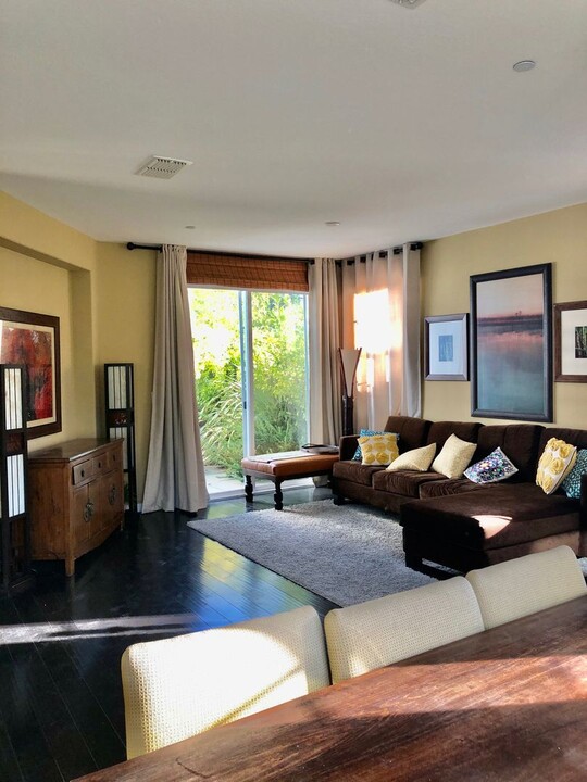 3646 Santo Ter in Davis, CA - Foto de edificio