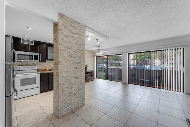 5800 SW 127th Ave in Miami, FL - Building Photo - Building Photo