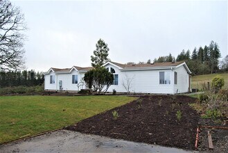 7511 Oak Spring Farm Rd in Carlton, OR - Building Photo - Building Photo