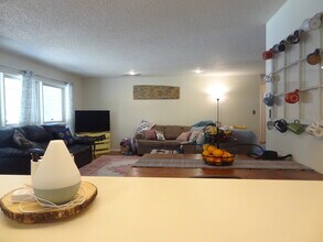 2305 NW 50th St in Oklahoma City, OK - Foto de edificio - Building Photo