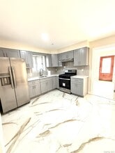 153-42-153-60 60th Ave in Queens, NY - Foto de edificio - Building Photo