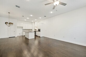 4565 Stone Valley Trl in Arlington, TX - Foto de edificio - Building Photo