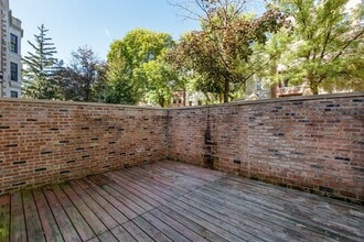 660 W Melrose St, Unit E in Chicago, IL - Building Photo - Building Photo